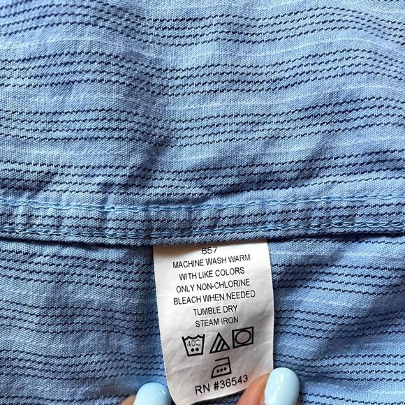 Michael Kors Men's Button Down Long Sleeve SZ M - Picture 3 of 6